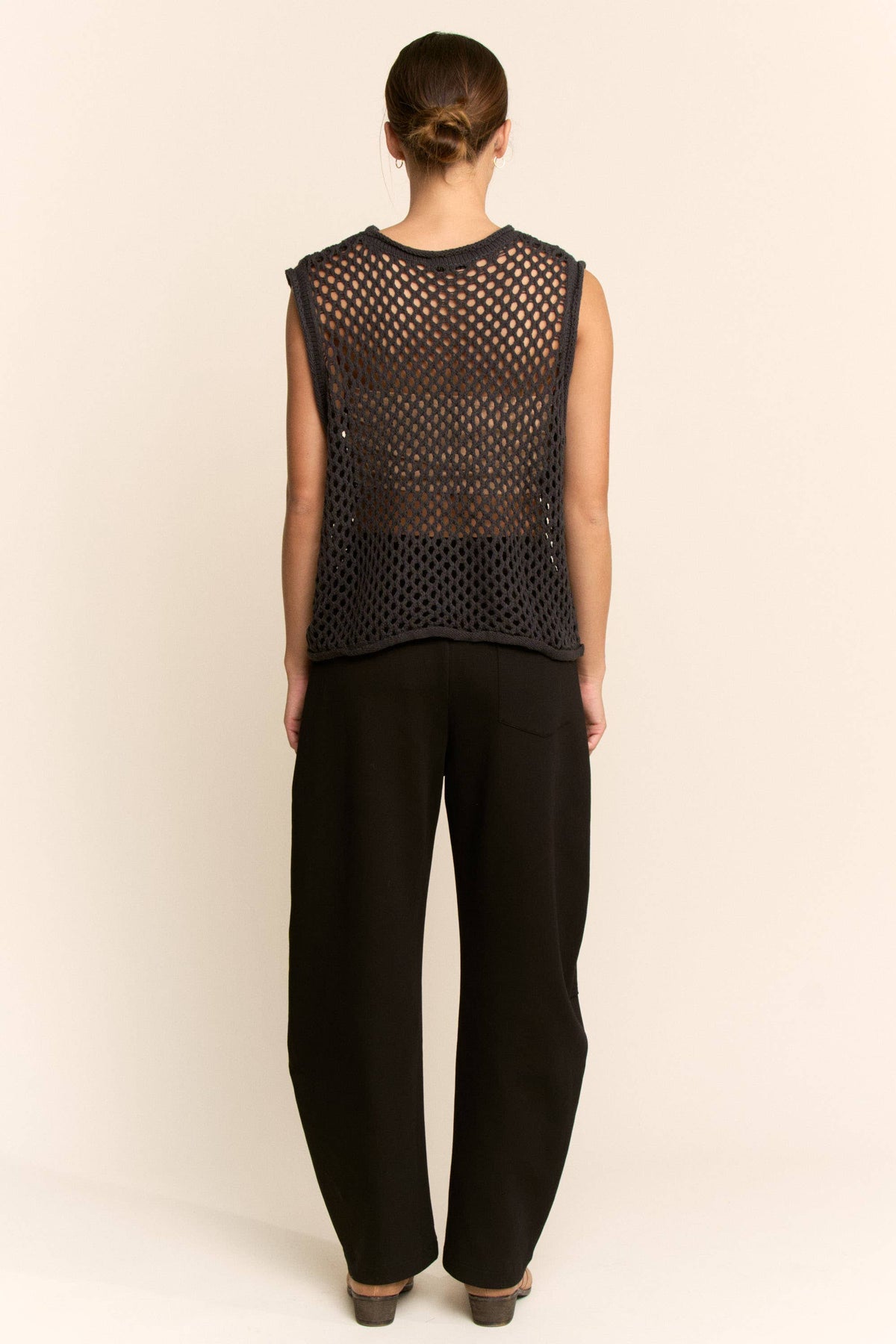 FISHNET OPEN-KNIT CREW NECK SWEATER VEST
