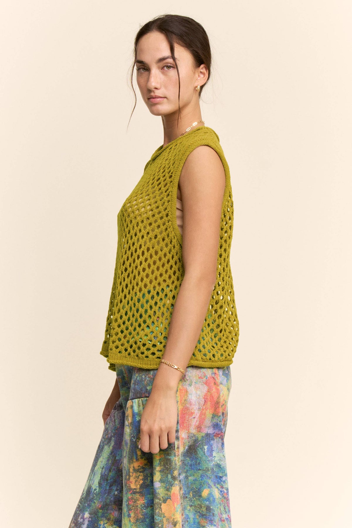 FISHNET OPEN-KNIT CREW NECK SWEATER VEST