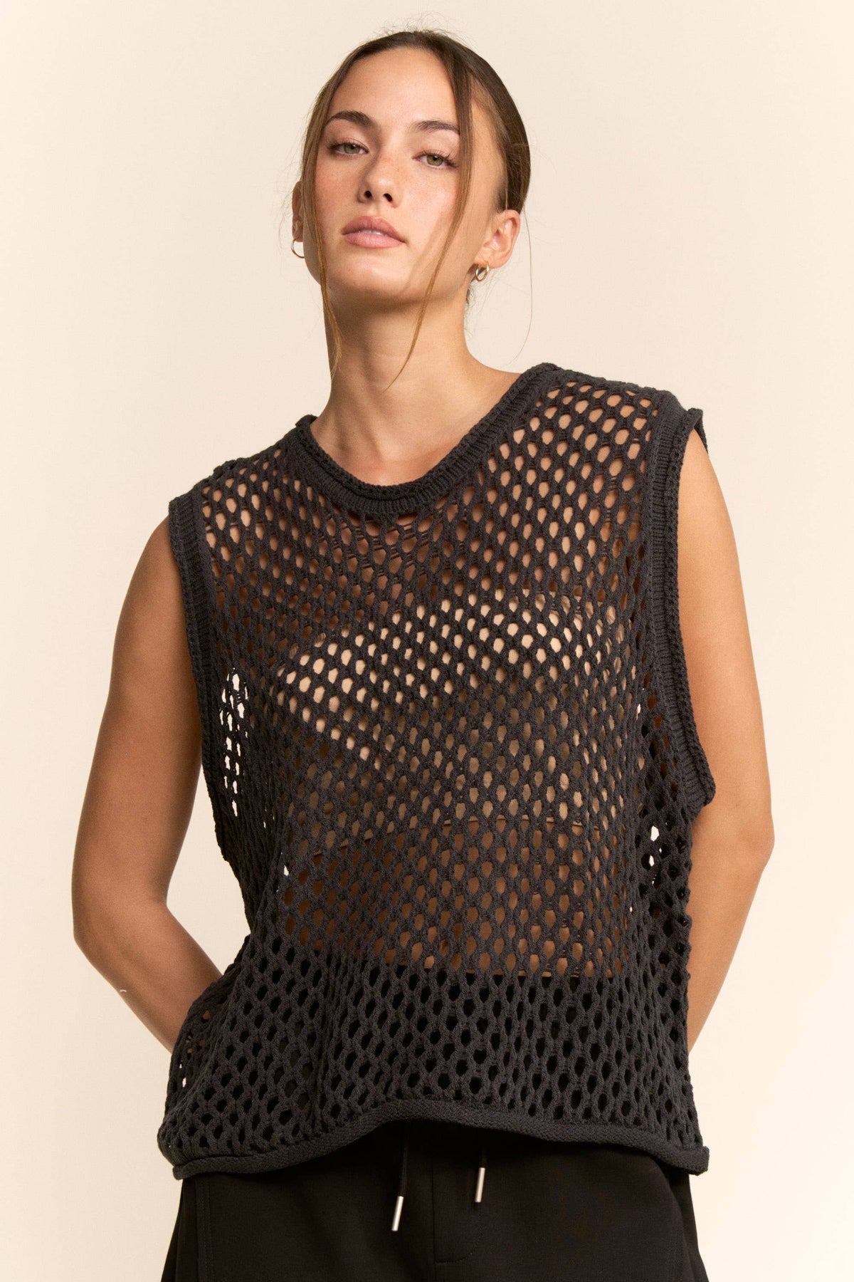 FISHNET OPEN-KNIT CREW NECK SWEATER VEST